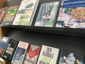 Die Welt im Wandel: Bücherausstellung