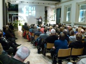 Vortrag von Prof. Dr. Klaus Schmidt zu Fotoausstellung "Ausgrabungen"