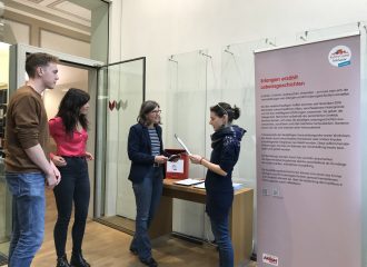 Personen in der Ausstellung "Erlangen erzählt Lebensgeschichten"