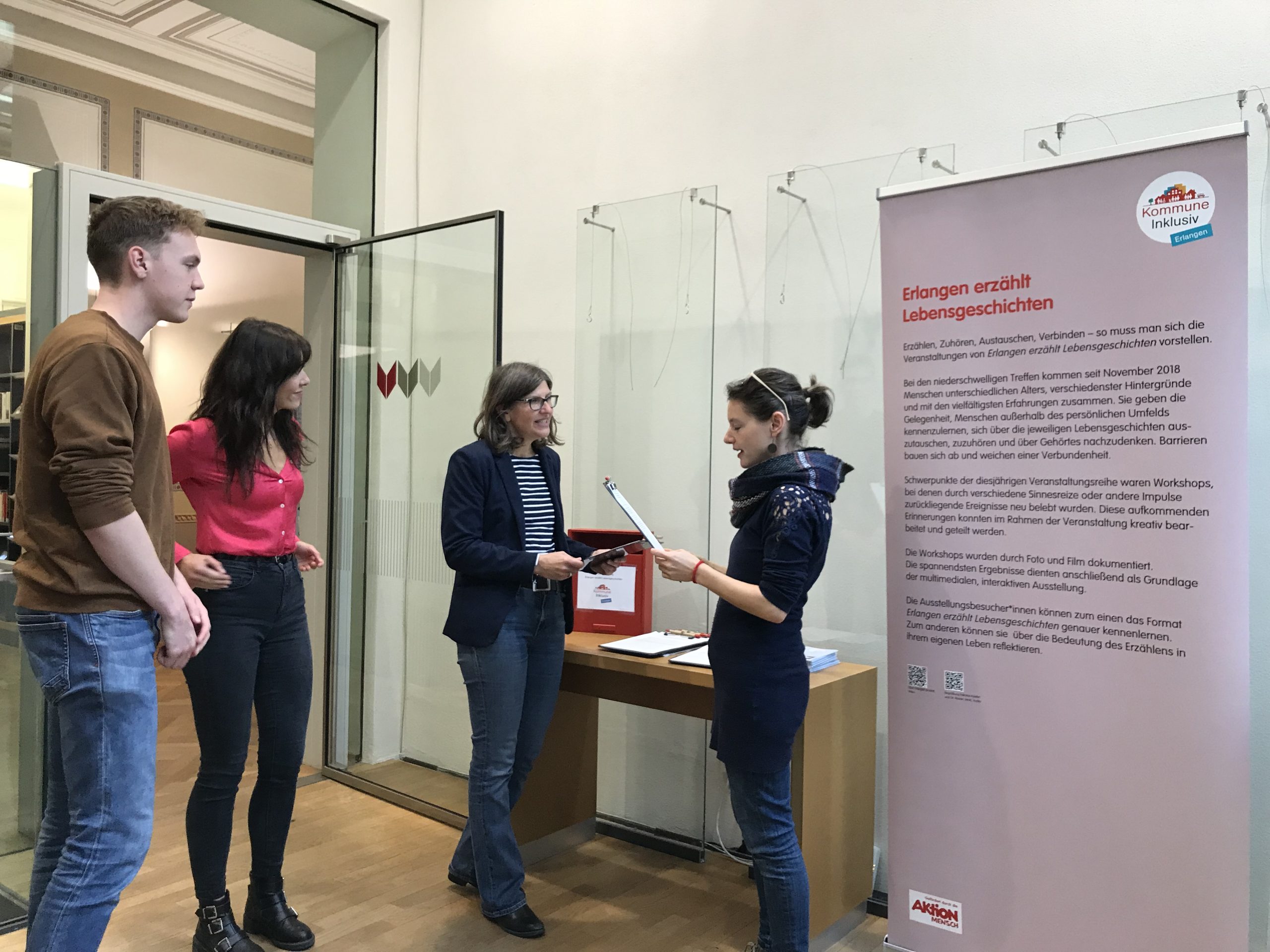 Personen in der Ausstellung "Erlangen erzählt Lebensgeschichten"