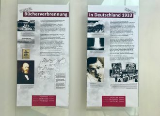 Ausstellungstafeln zur Bücherverbrennung in Erlangen
