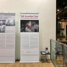 Ausstellung Volk Gesundheit Staat Rollups in Stadtbibliothek Erlangen